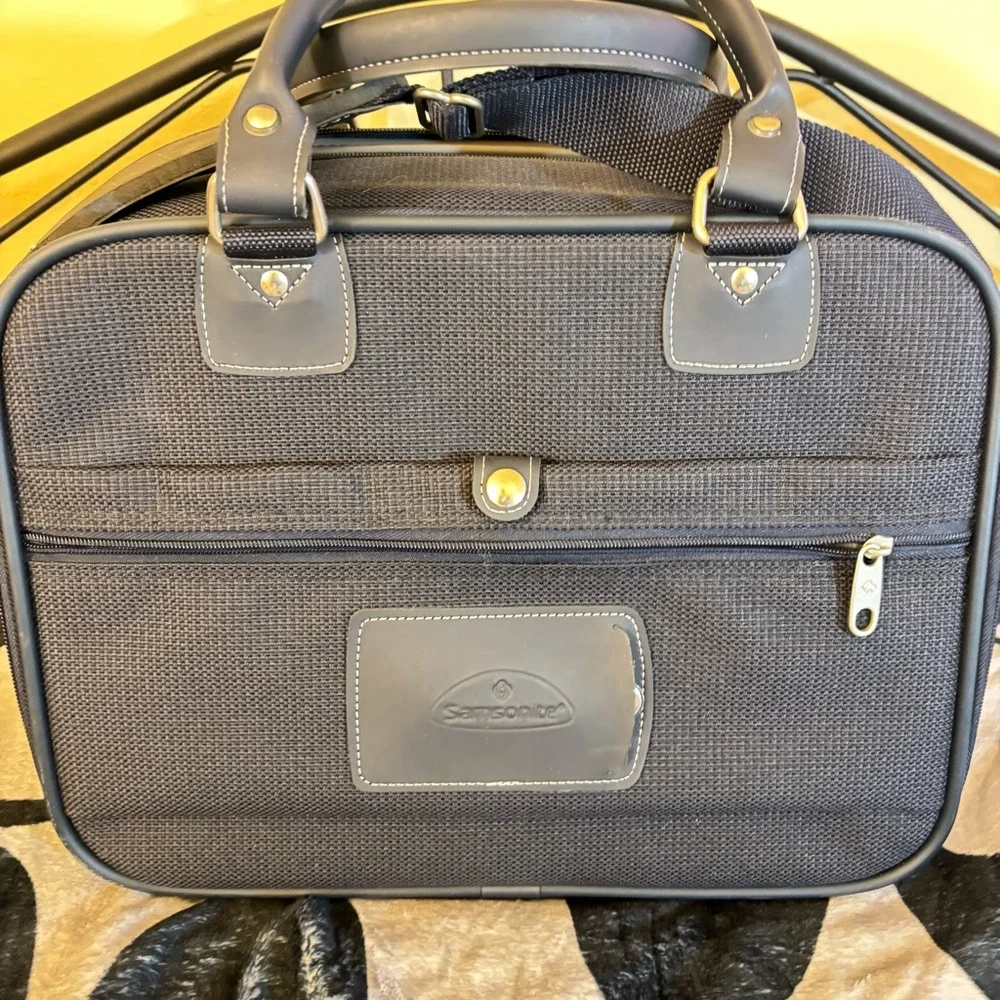 Samsonite Travel Luggage Case Heavy Duty 15